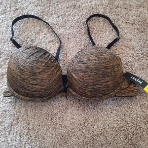 NWT Coobie 34 B Bra..  Padded Underwire, removable straps.